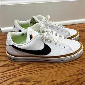 Nike White and Black Sneakers with Tan Accents